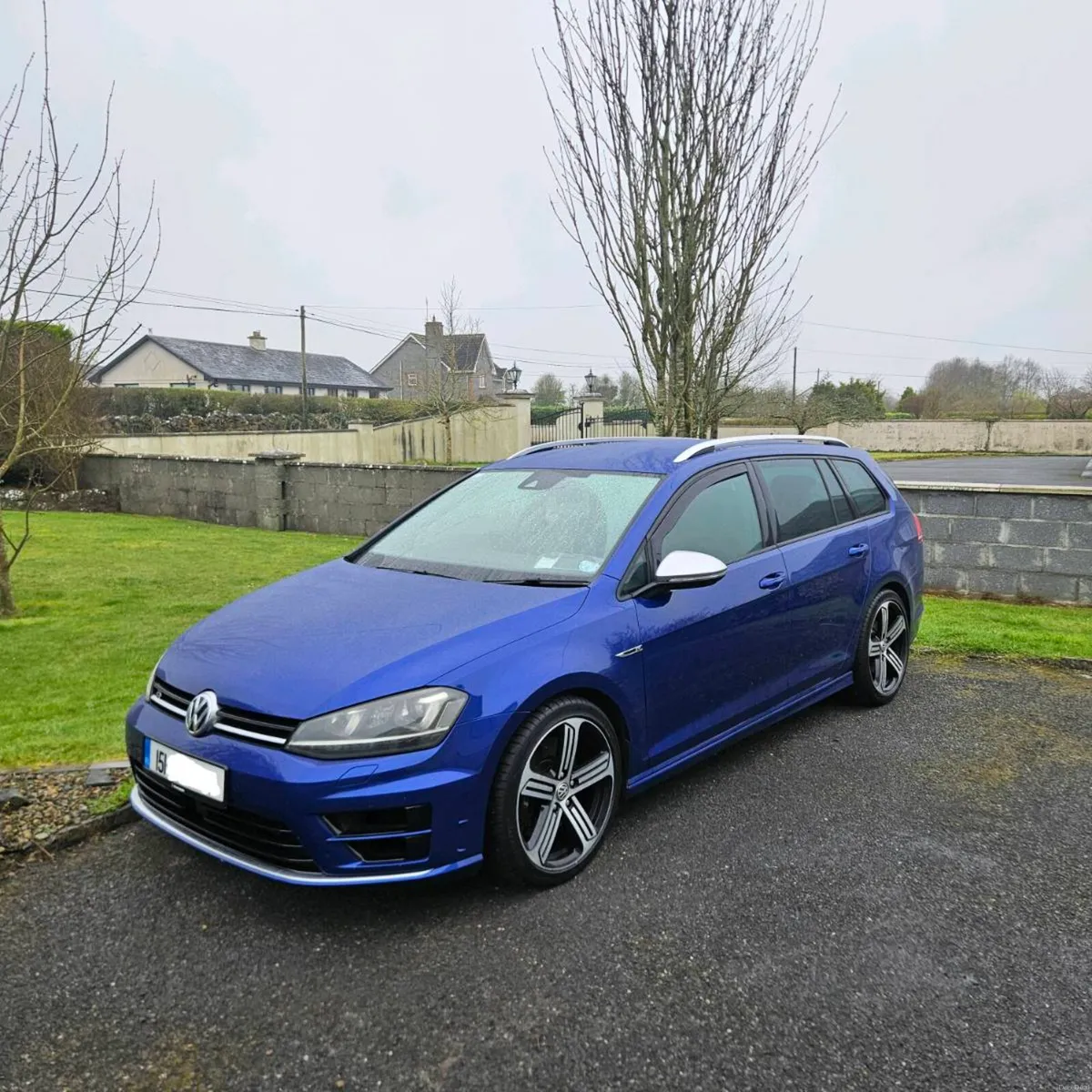 2015 Volkswagon Golf R Wagon - Image 3