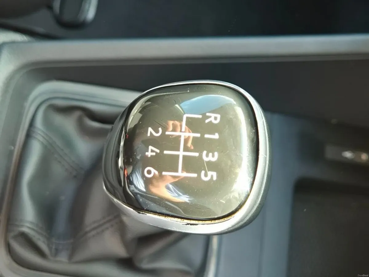 Volkswagen Caddy CADDY CARGO TDI 102BHP  M6F 2DR - Image 4