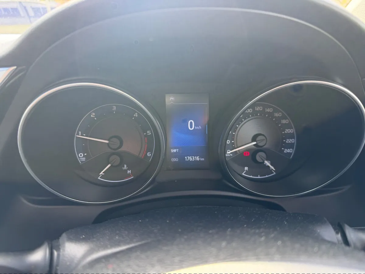 Toyota Auris 2016 - Image 3