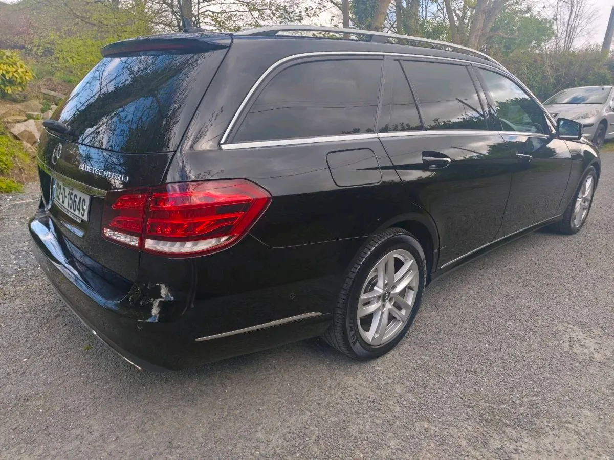 NCT 03/27 Mercedes E300 Hybrid Diesel 2.1 Estate - Image 4