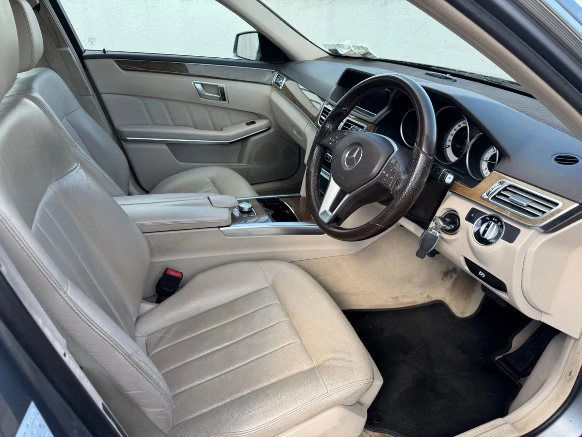 Mercedes-Benz E-Class AVANT-GARDE 2014 - Image 4