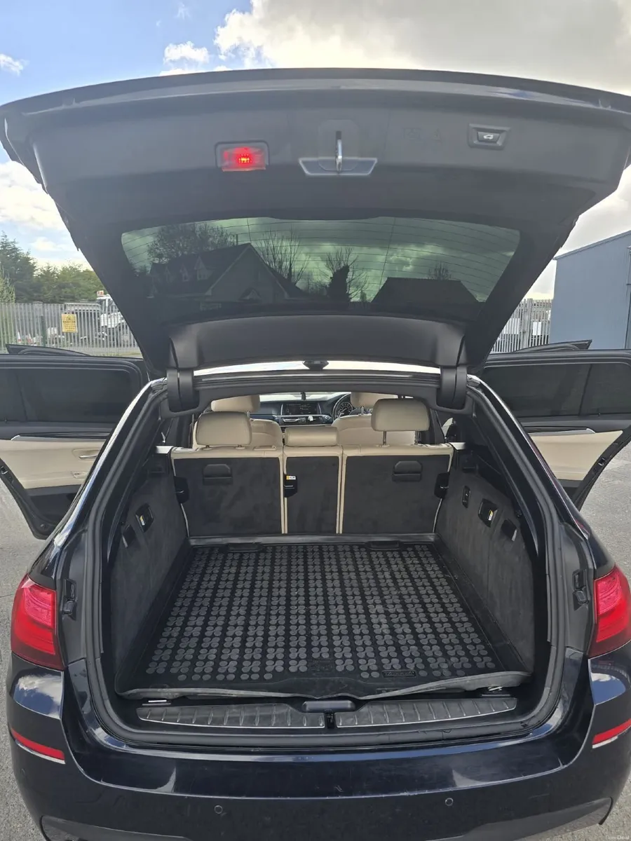 BMW 5-Series 2015 - Image 1