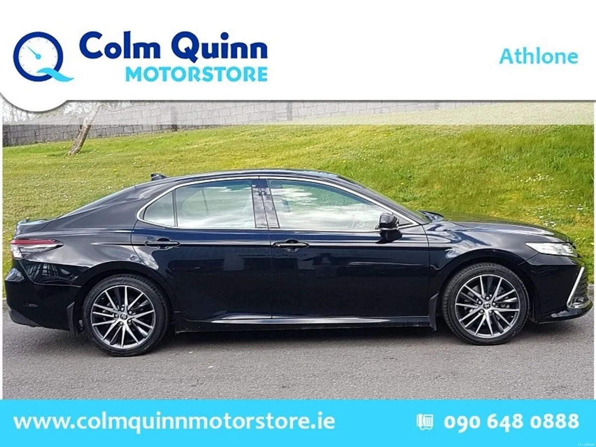 Toyota Camry 2.5 Camry Hybrid Platinum Edition - Image 3