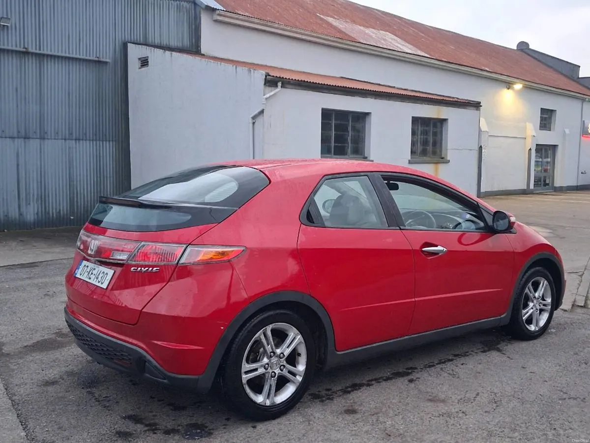 2007 Honda Civic - Image 4