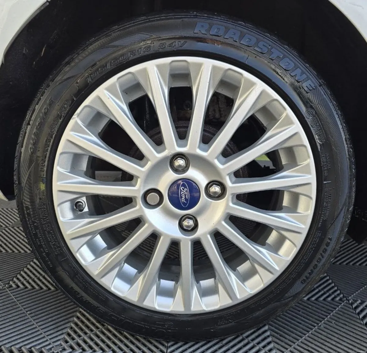 2015 Ford Fiesta TITANIUM 1.0 Petrol - Image 5