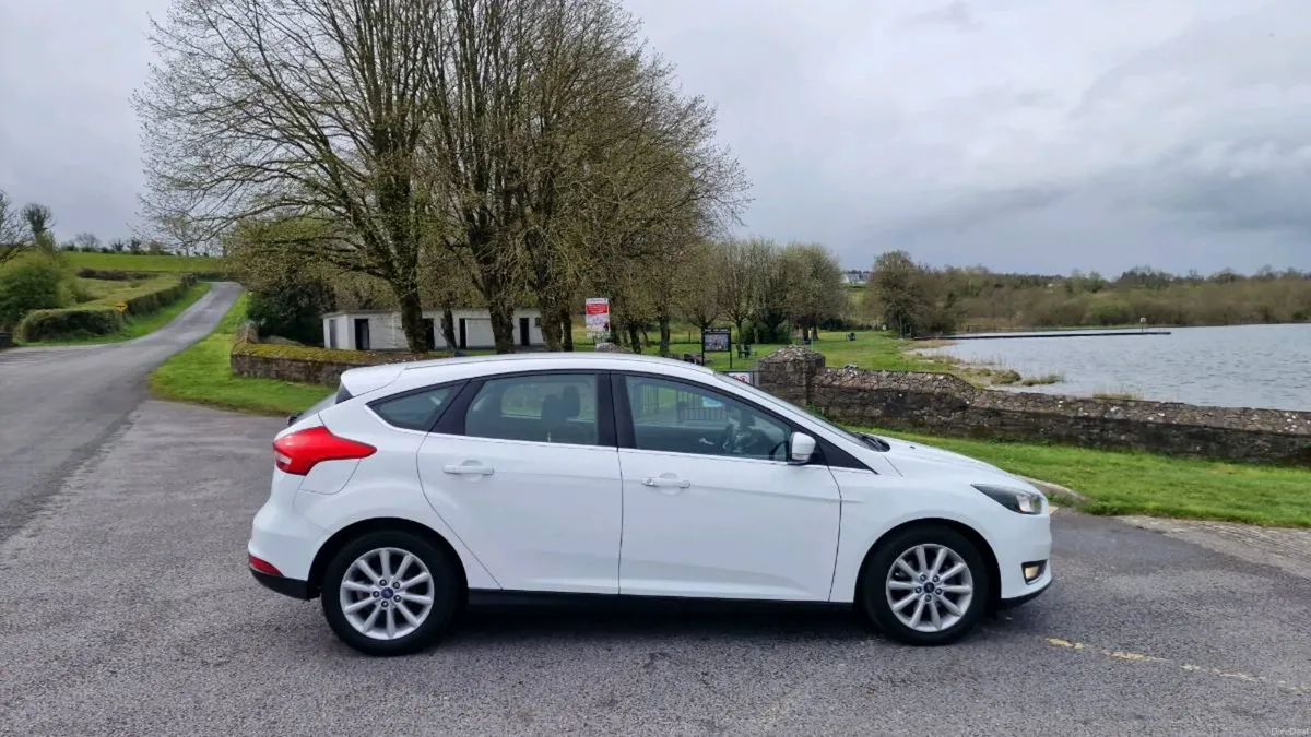 2015 FORD FOCUS TITANIUM 1.5  NCT+TAX low km - Image 4
