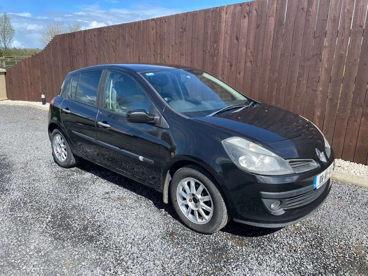 2009 1.2 Renault clio €2600 - Image 1