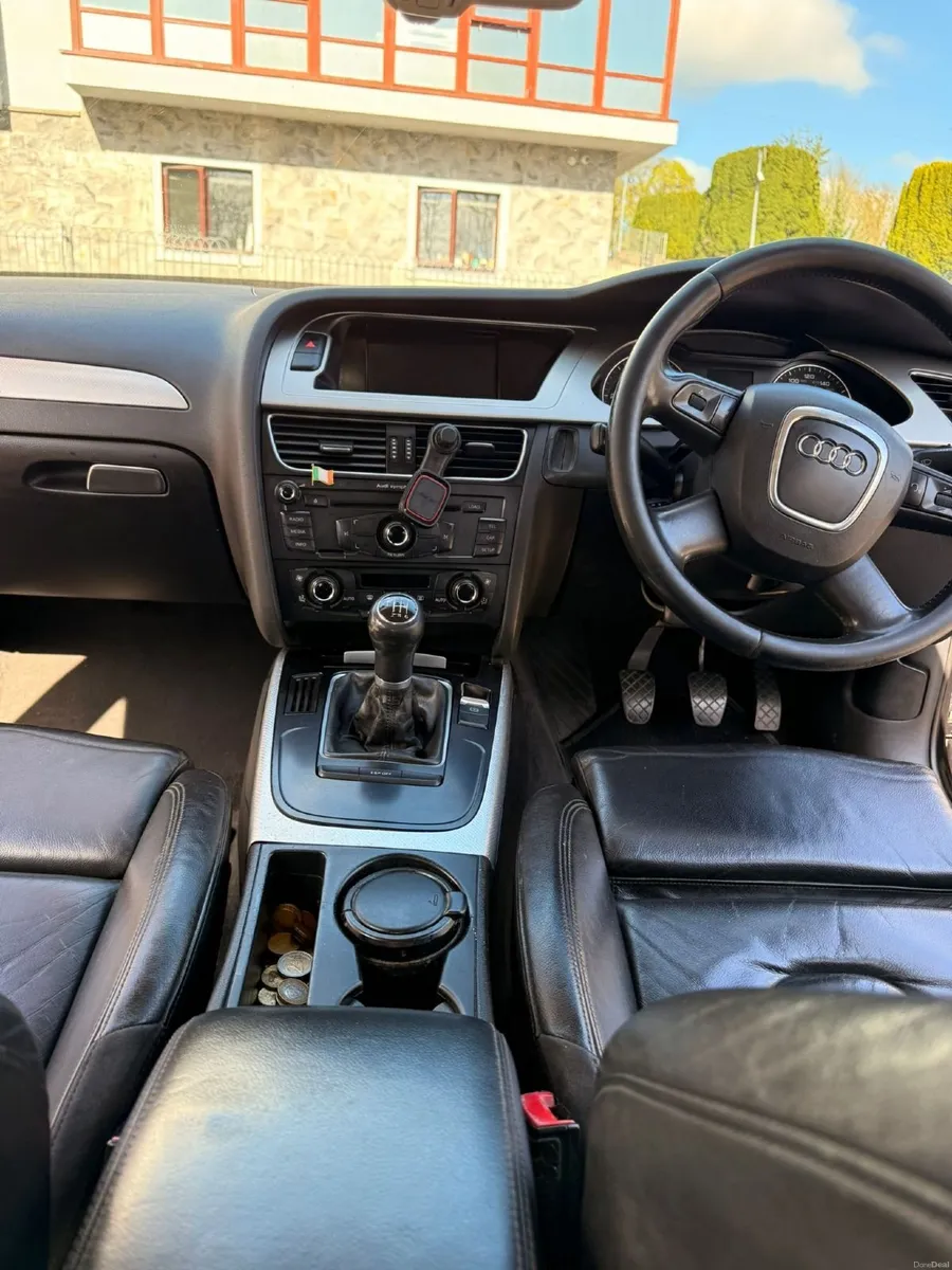 Audi A4 2009 - Image 2