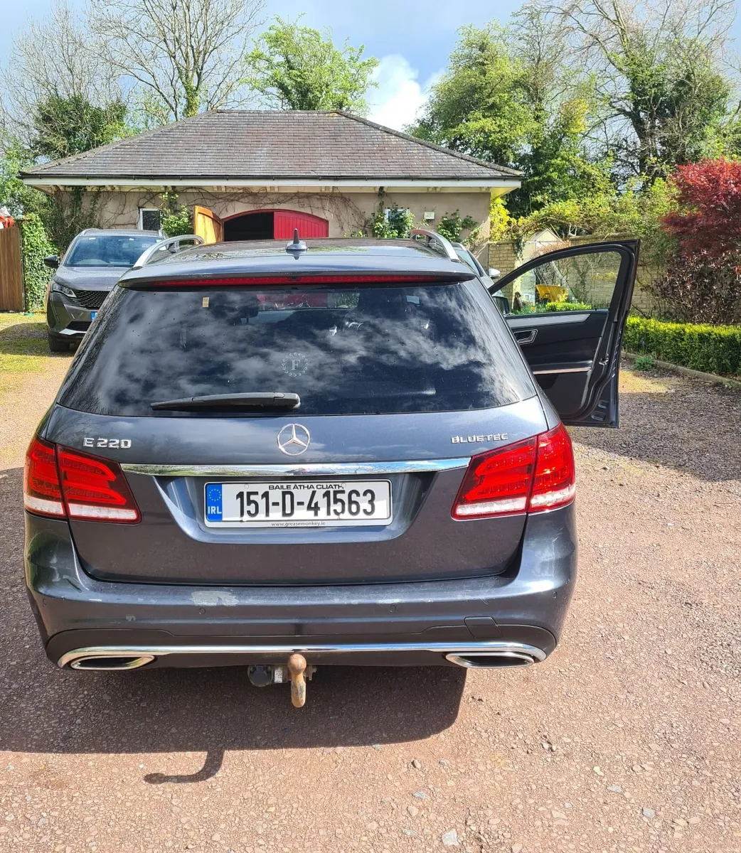 Mercedes-Benz E-Class 2015 - Image 2