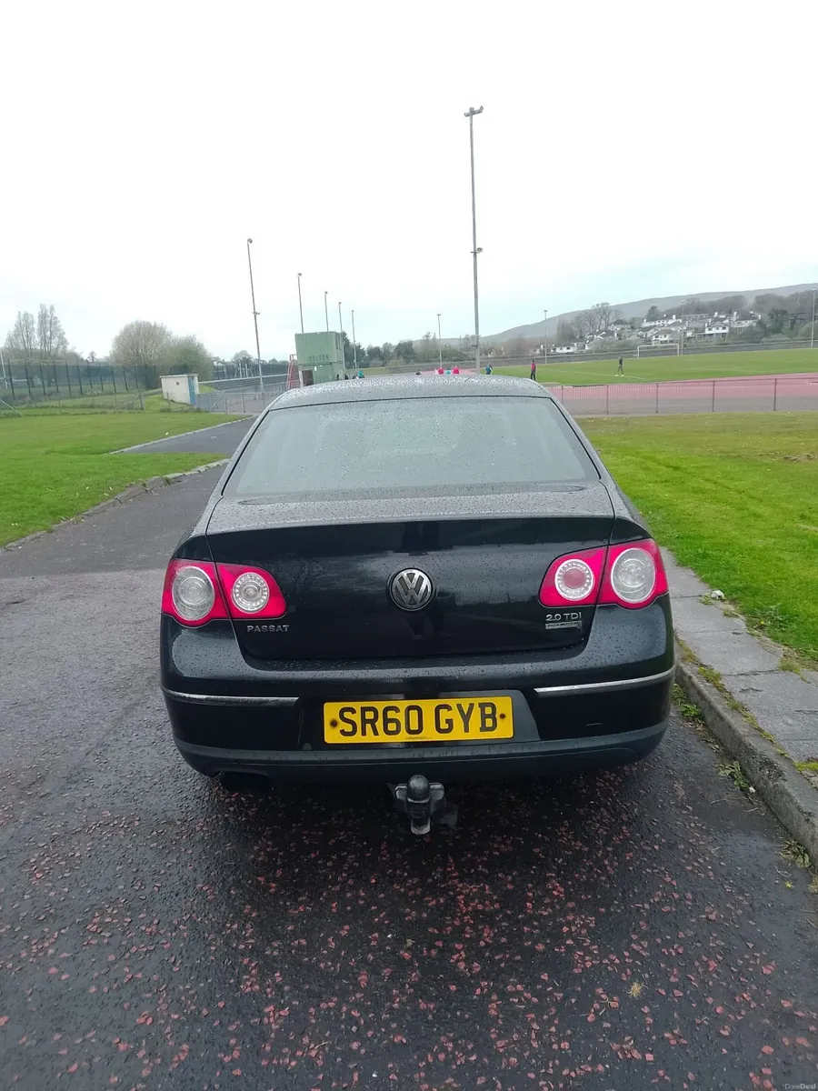 Volkswagen Passat 2010 - Image 3