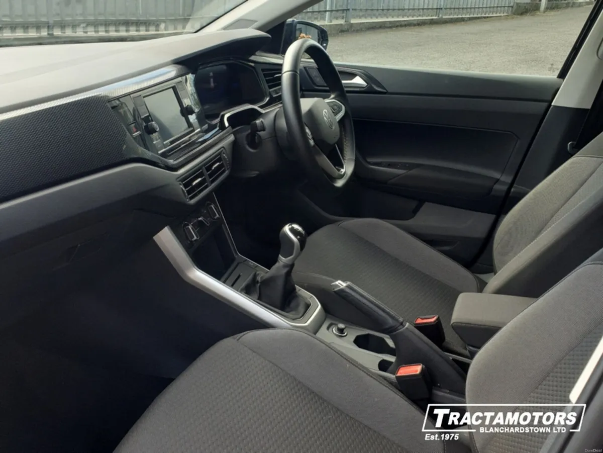 Volkswagen Polo LIFE 1.0 TSI 95BHP MANUAL 5SPEED 5 - Image 4