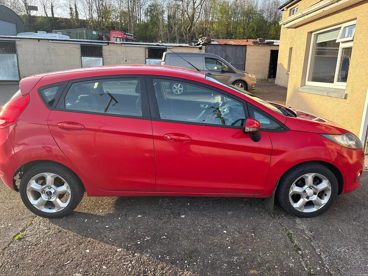 Ford fiesta - Image 4