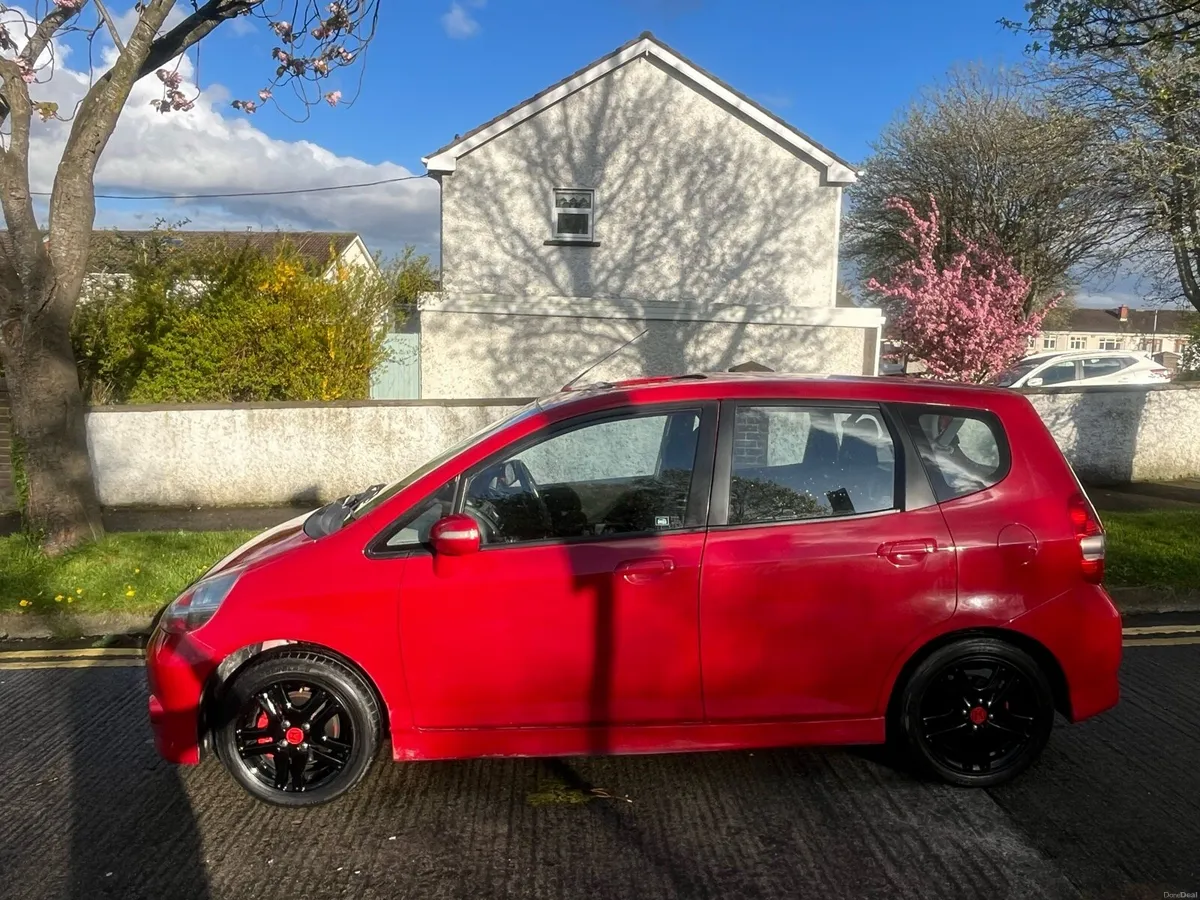 🚗 Honda Jazz Automatic 2005 for Sale 🚗✨ - Image 2