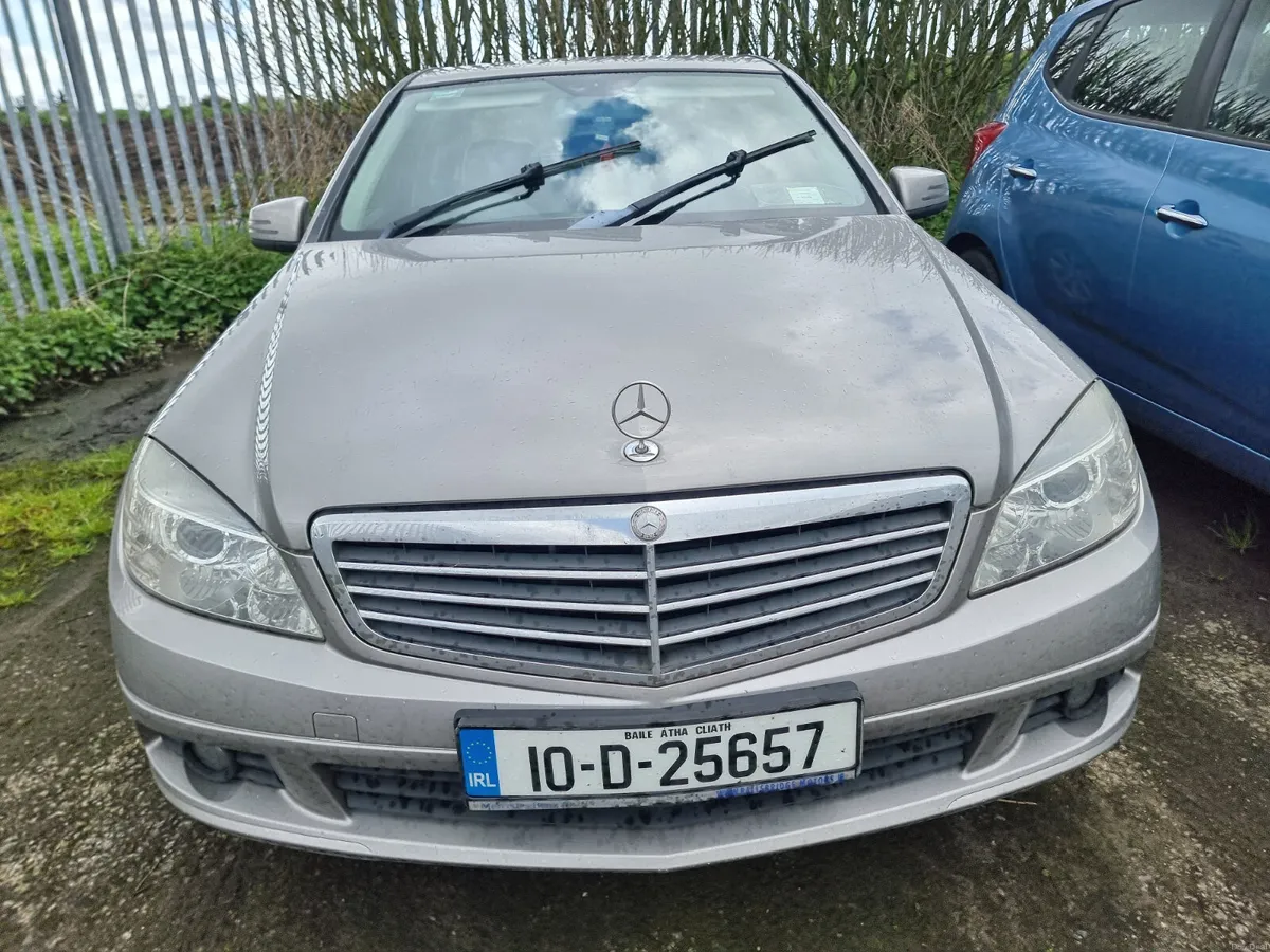 Mercedes-Benz C-Class 2010 petrol ⛽️ €2555 - Image 1