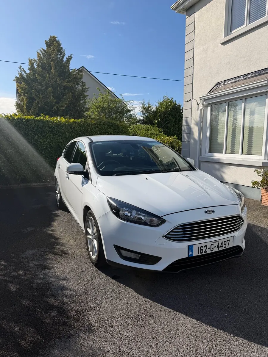 Ford Focus 1.0L Zetec Ecoboost - Image 2