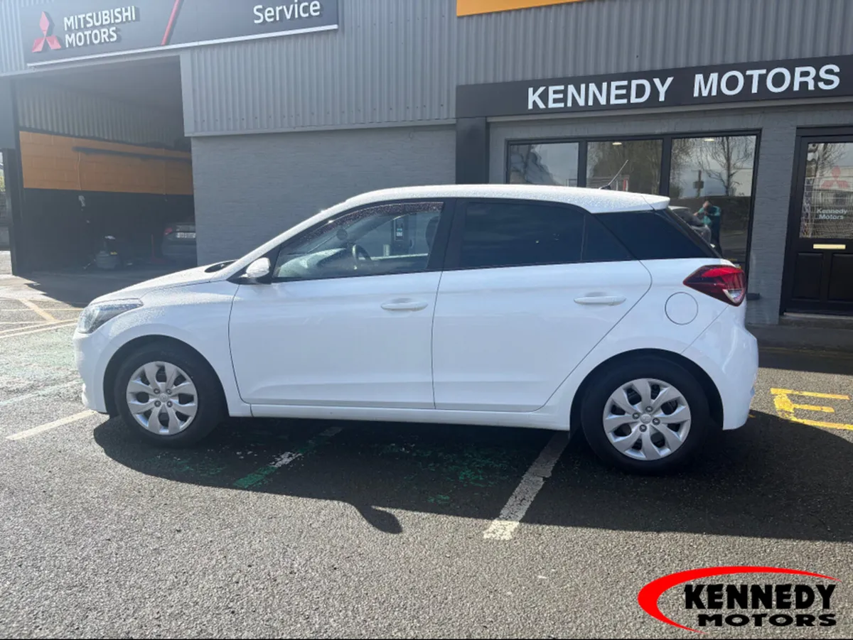 Hyundai i20 ACTIVE PETROL CLASSIC 5DR - Image 2