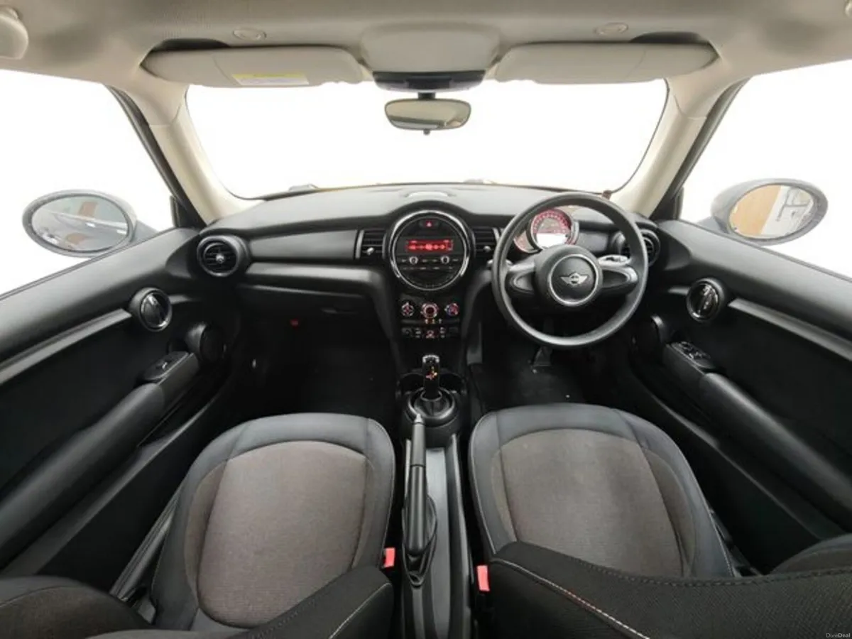 Mini Cooper ONE 1.5 Automatic - Image 4