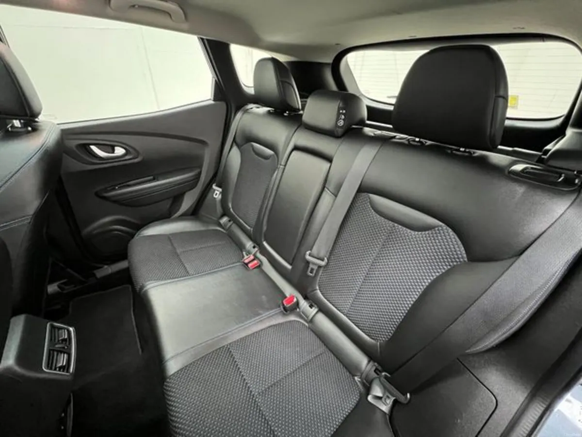 Renault Kadjar S-edition, Panoramic Roof - Image 4