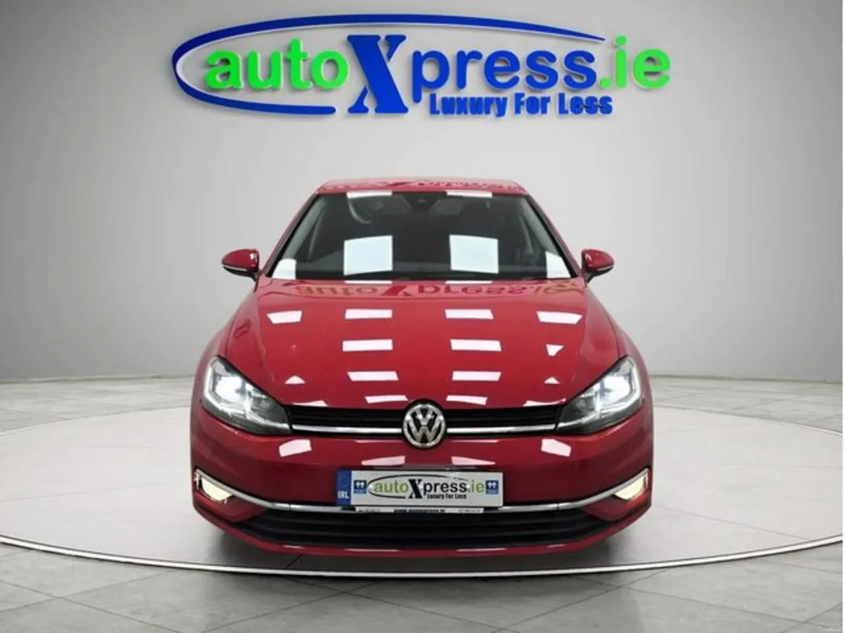 Volkswagen Golf 1.2 TSI Automatic, Reversing camer - Image 3