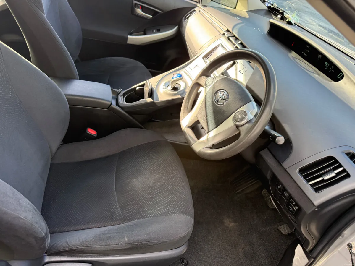 Toyota Prius 2016 - Image 4