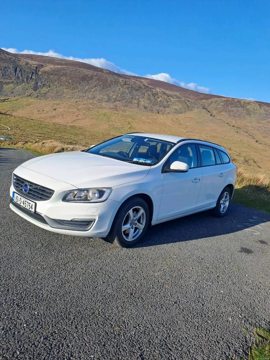Car Volvo V60 Business Edition - Image 1