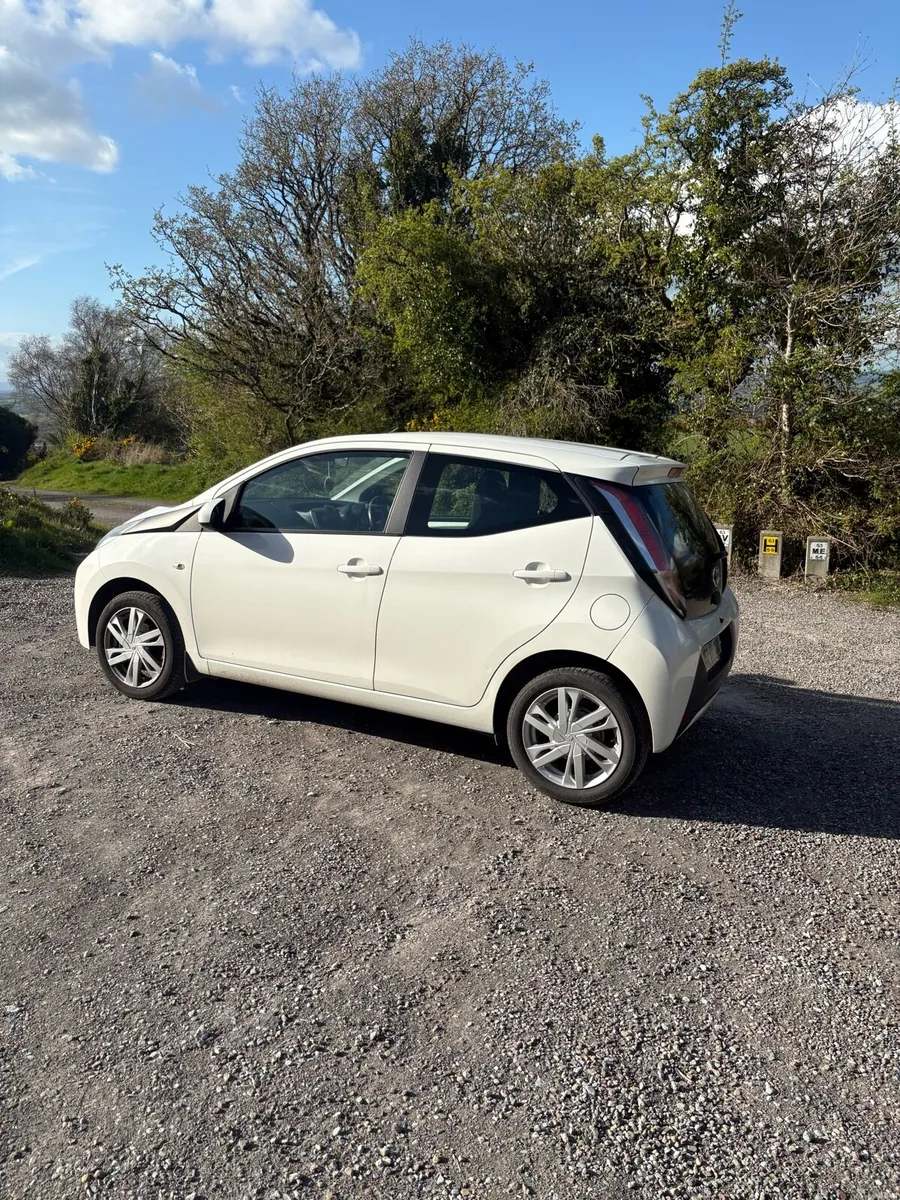 Toyota Aygo 2015 (152 reg) 1.0 litre X-PLAY Mk2 - Image 4