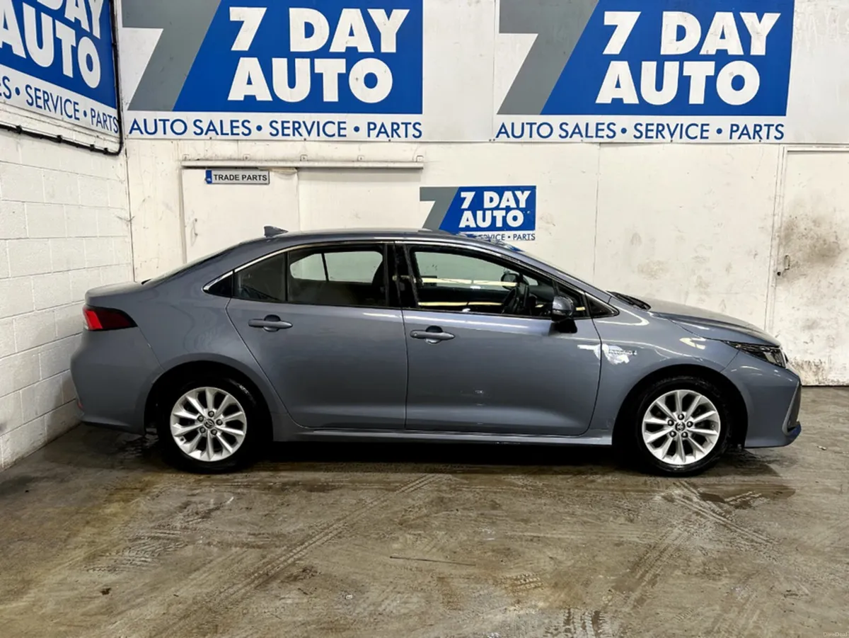 Toyota Corolla LUNA SAL 4DR AUTO - Image 3