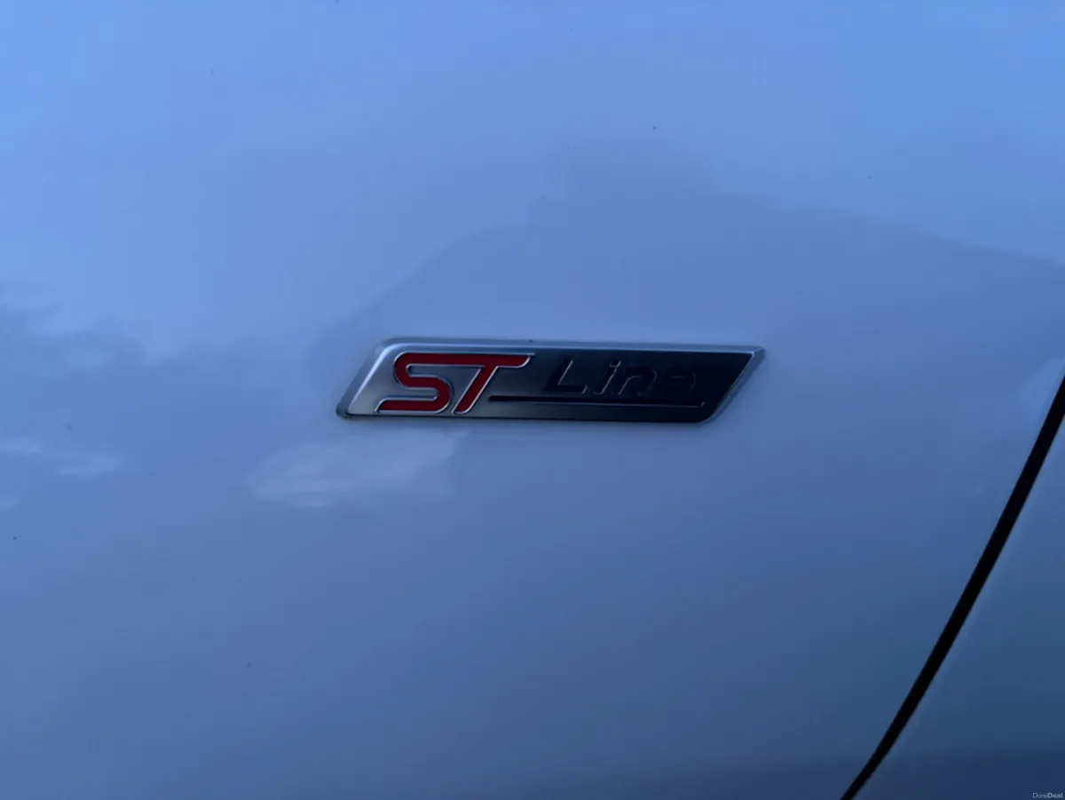 Ford Fiesta ST-LINE EDITION T - Image 4