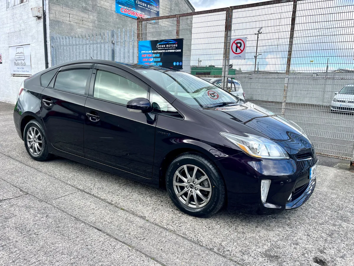 Toyota Prius 2014 leather spec - Image 1