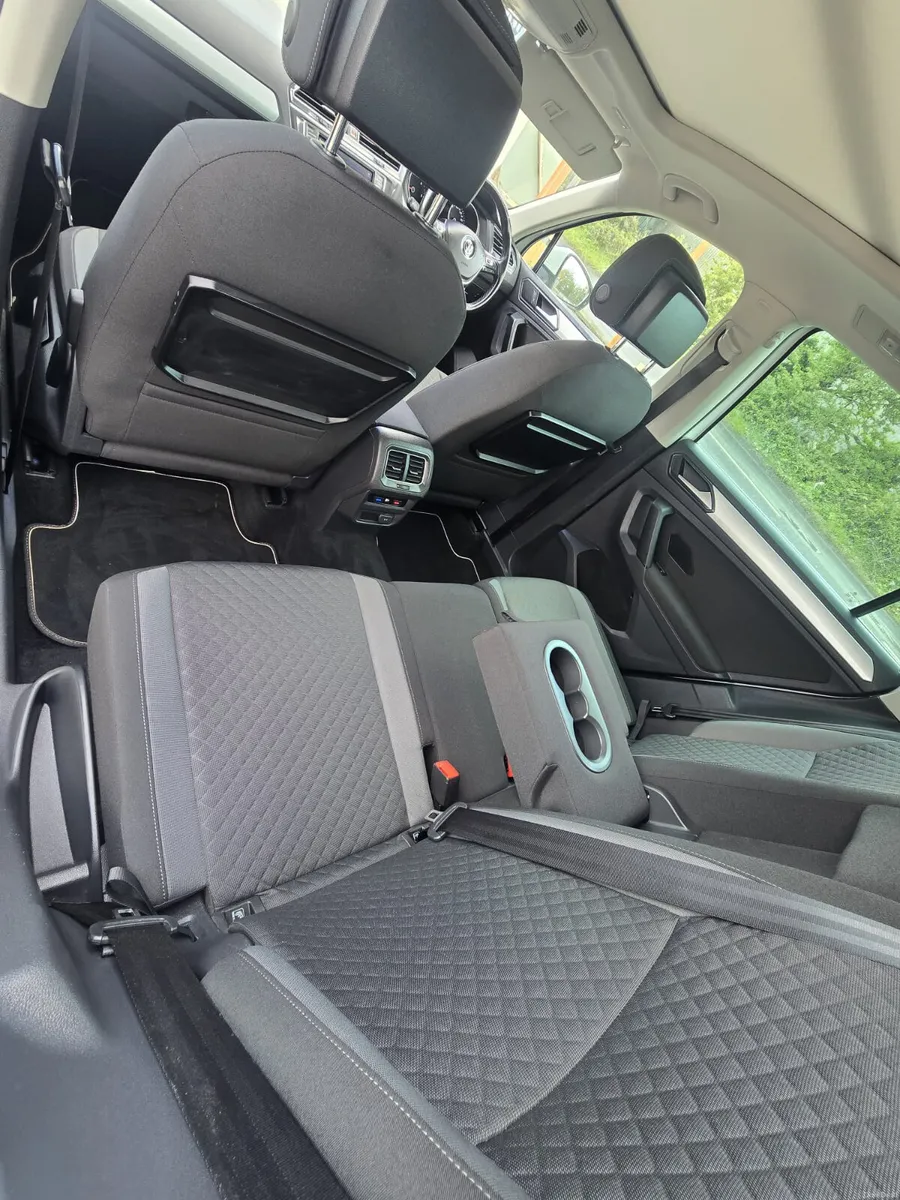 172 VW Tiguan 2.0TDI COMFORTLINE Low Miles - Image 6