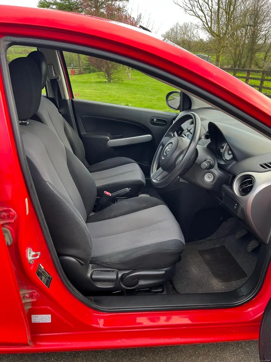 Mazda 2 - Image 4