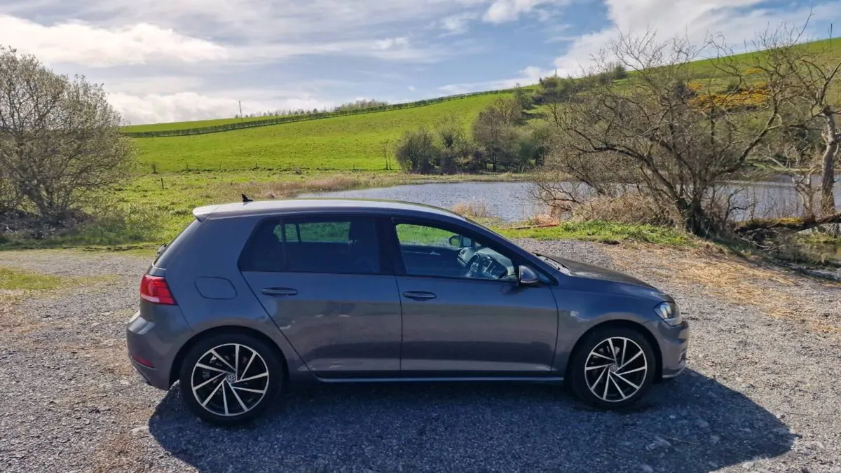 2017 VOLKSWAGEN GOLF HIGHLINE 2.0 TDI - Image 4