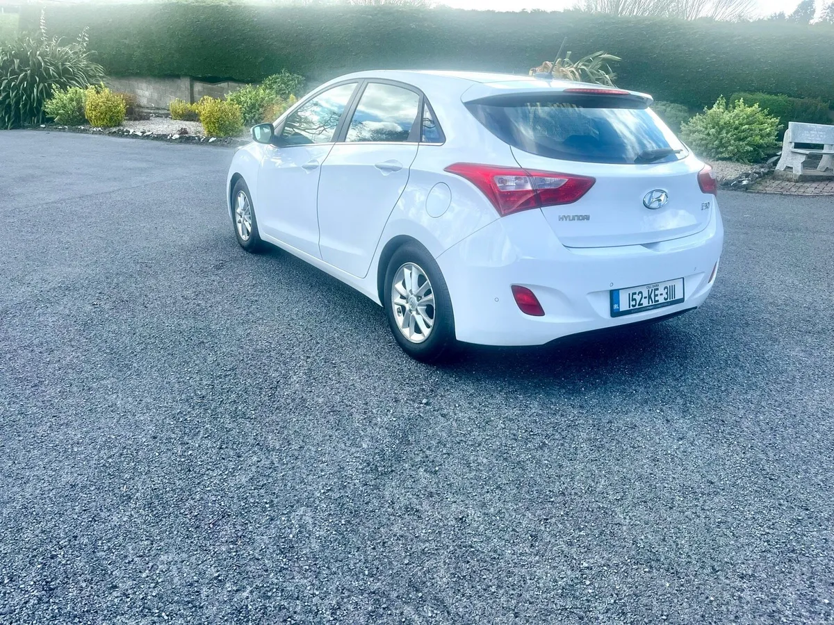 2015 Hyundai i30 Deluxe model - Image 3