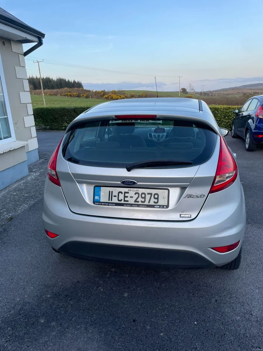 Ford Fiesta 2011 - Image 2