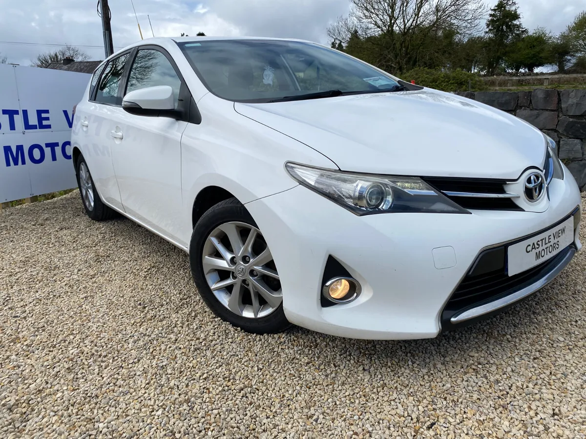 Toyota Auris 2013 NEW SHAPE MINT GALWAY €7995 - Image 2