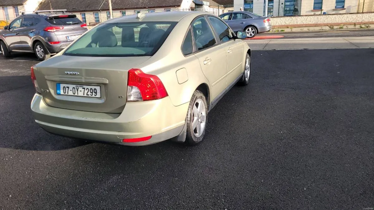 Volvo s40  1.6 petrol - Image 3