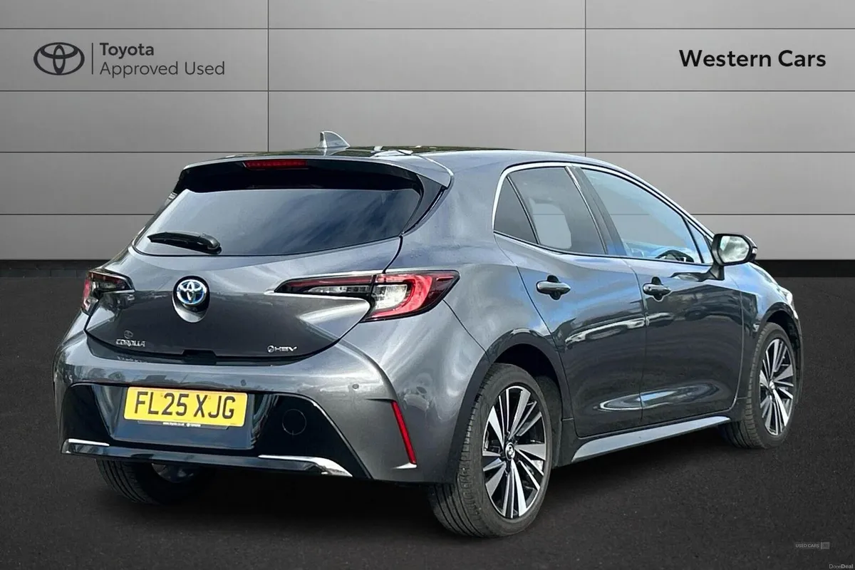Toyota Corolla 1.8 VVT-h Design CVT Euro 6 (s/s) 5 - Image 2