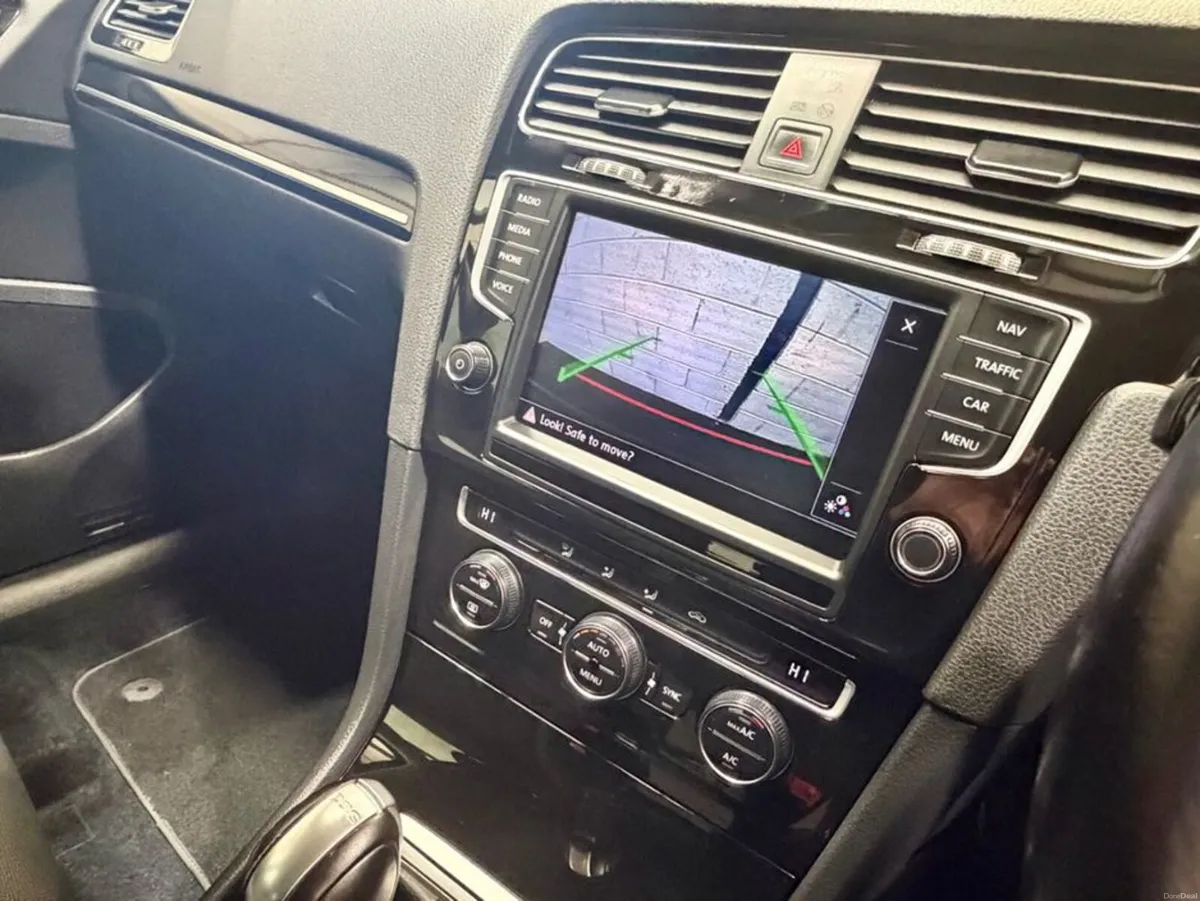 Volkswagen Golf 1.4 TSI HighLine Conect - Image 2