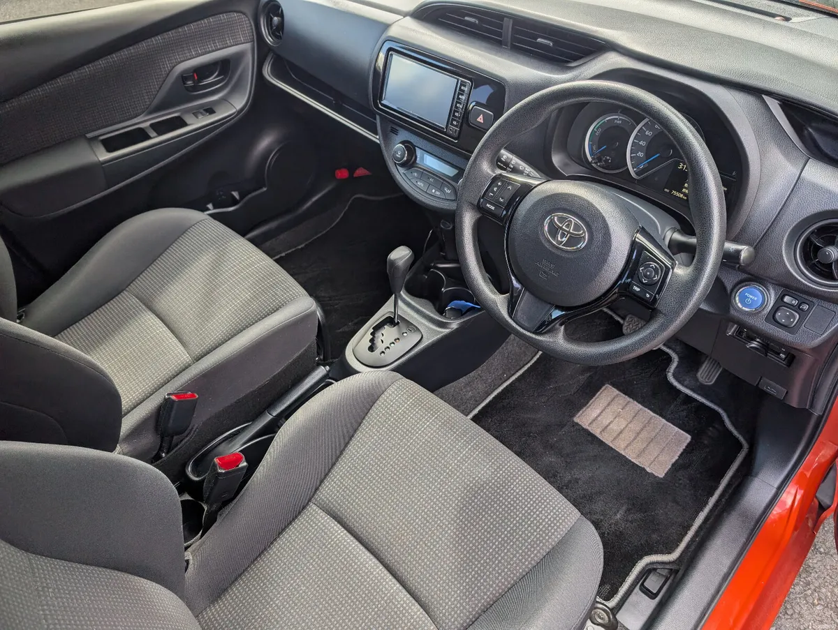 TOYOTA VITZ // PUSH BUTTIN START // - Image 2