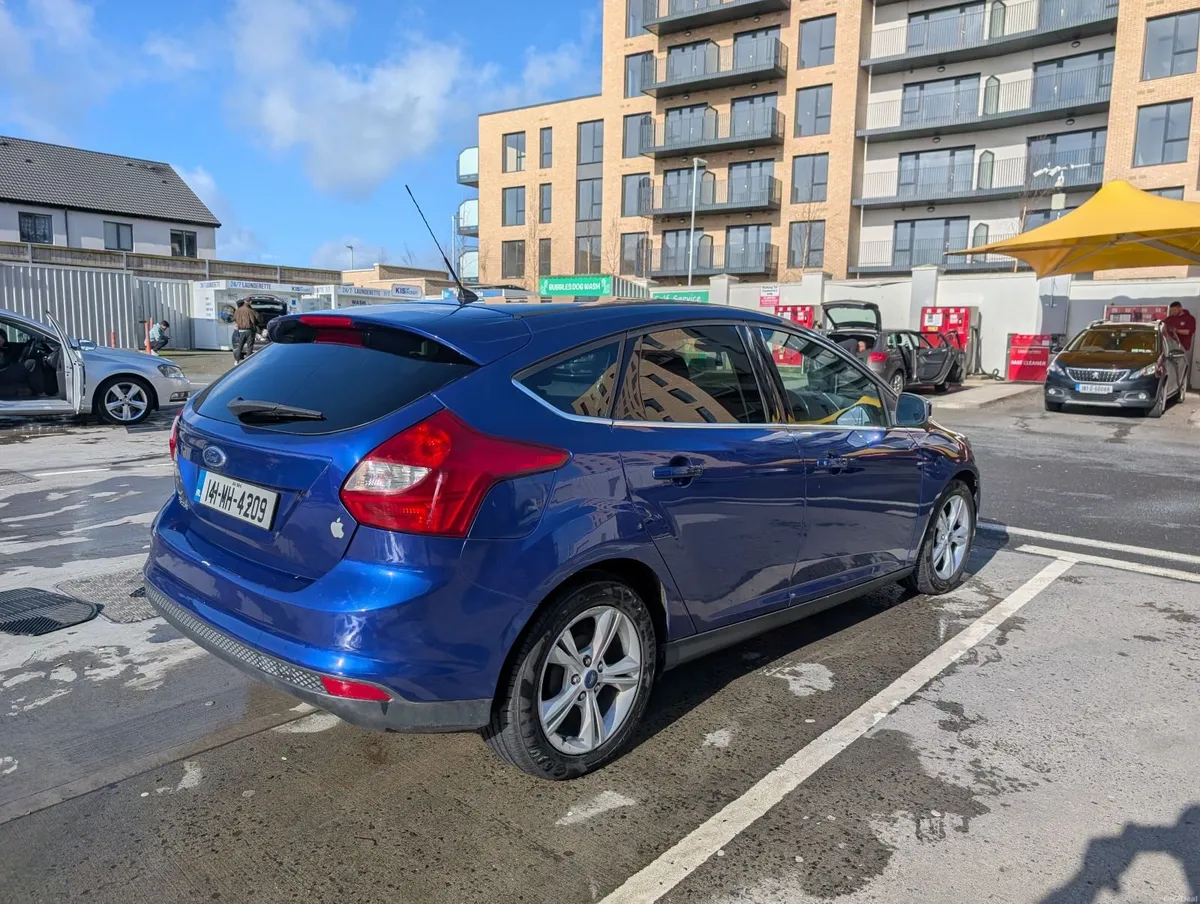 Ford Focus 2014 - Image 2