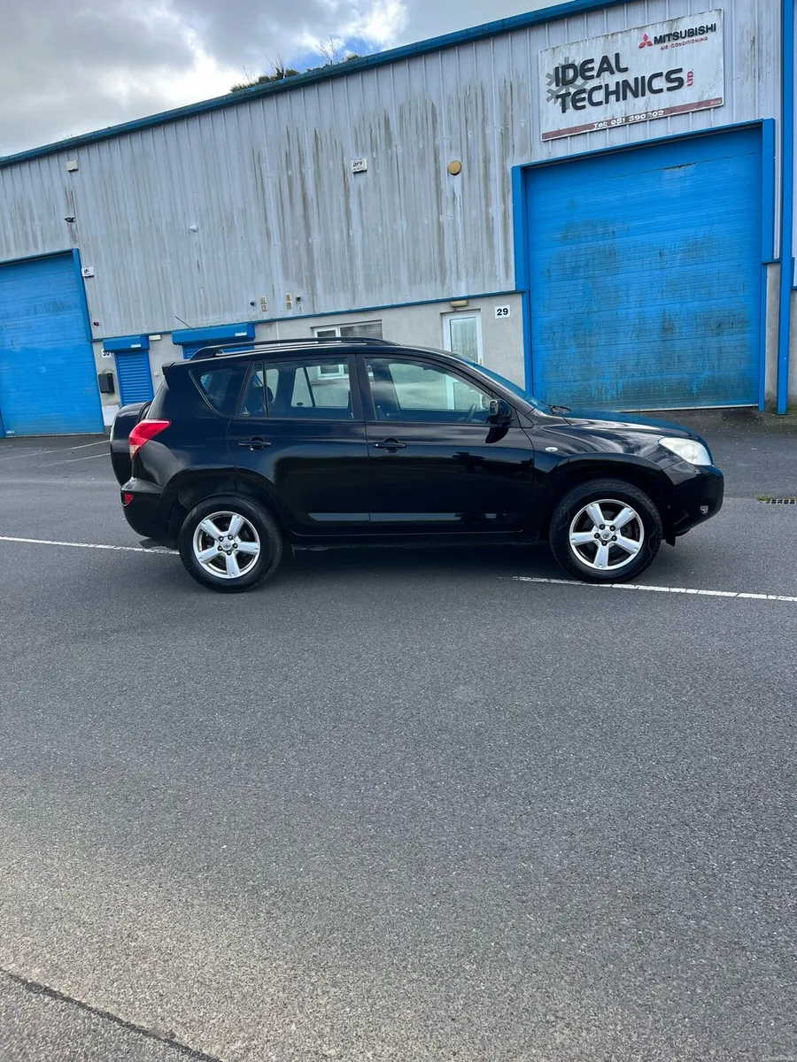 Toyota RAV4 - Image 2