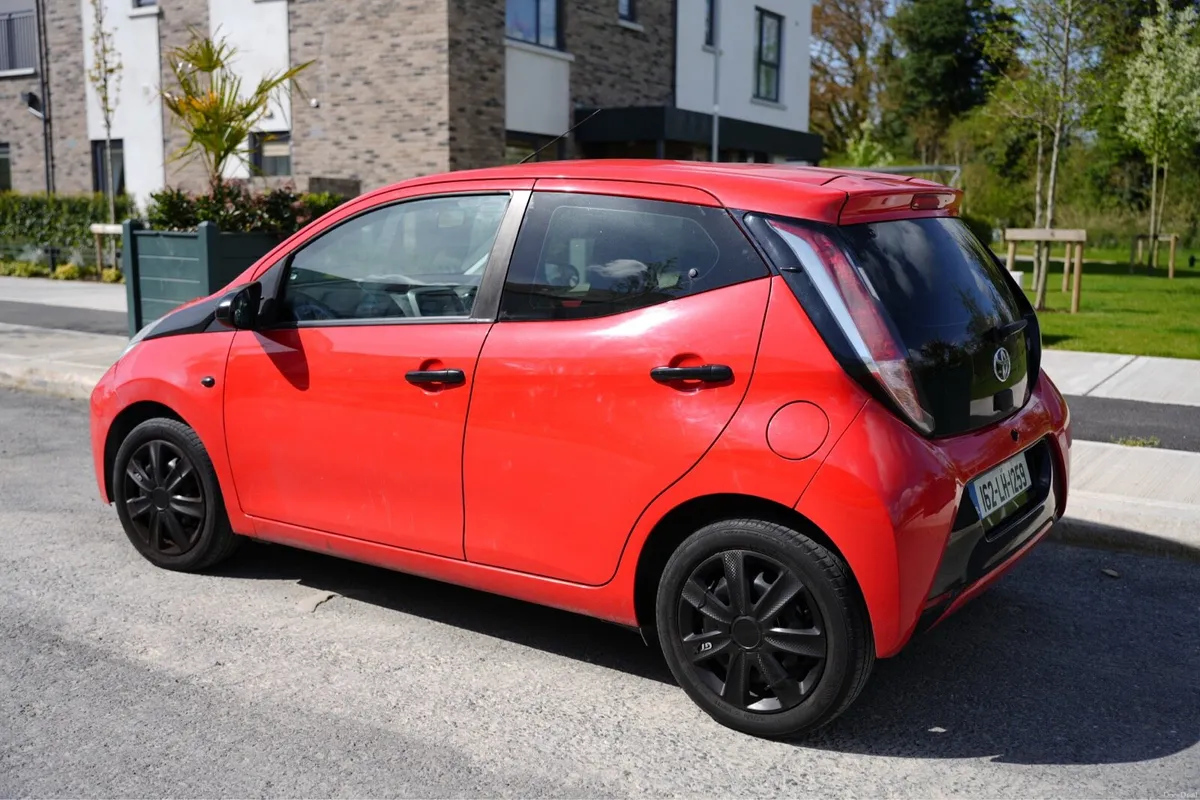 Toyota Aygo 2016 - Image 2
