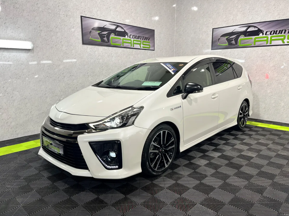 2017 Toyota Prius Alpha GS Hybrid 7 Seater - Image 3