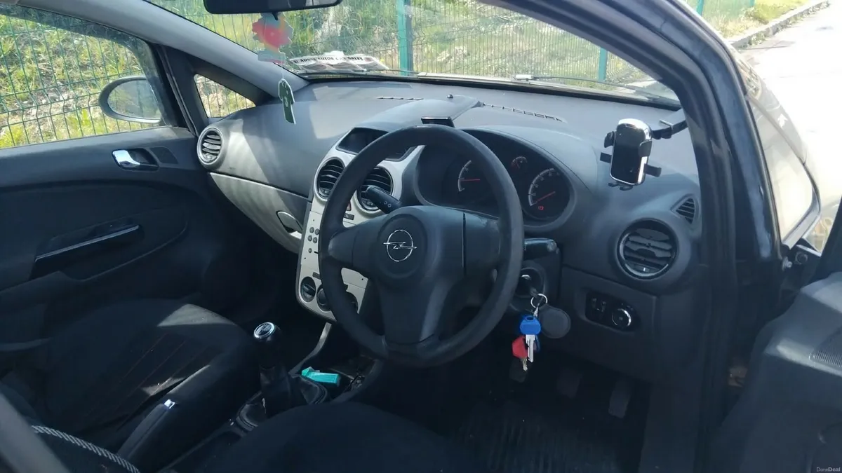 Opel Corsa 2010 - Image 4