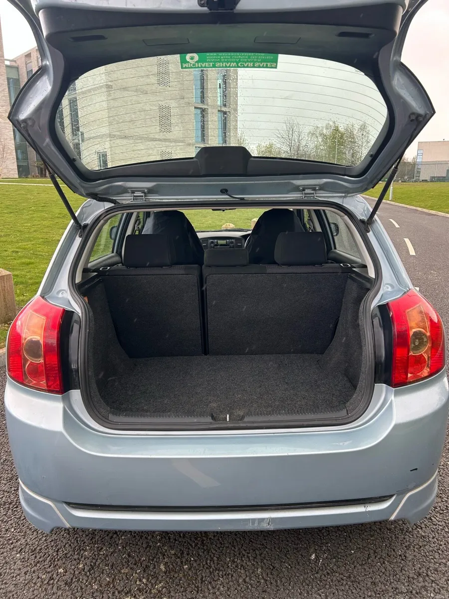 Toyota Corolla - Image 4