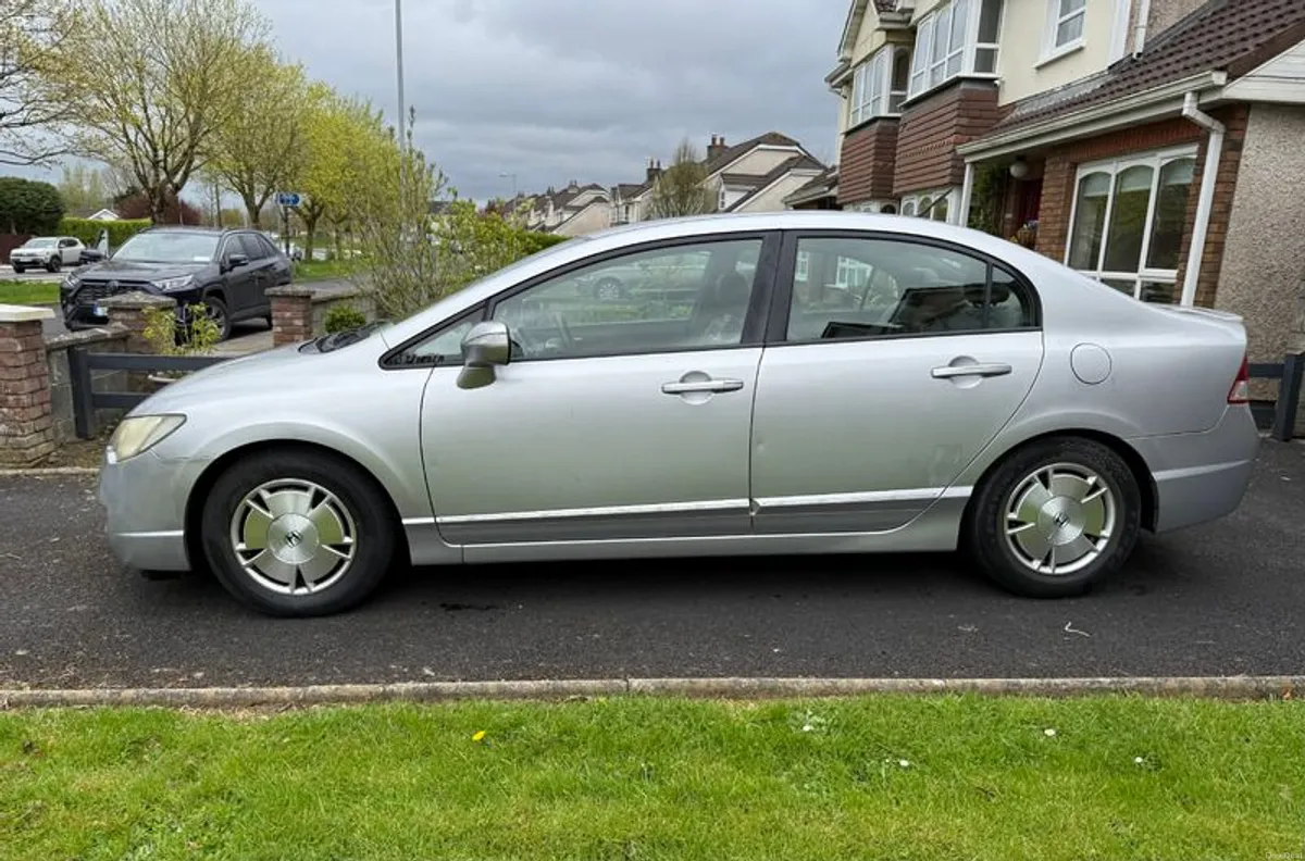 2010 Honda Civic Automatic - Image 3