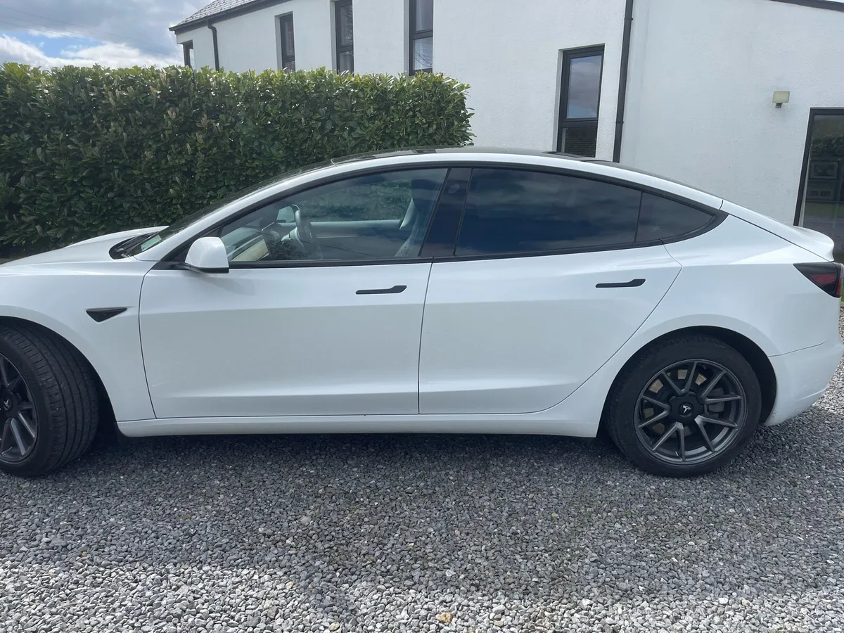 Tesla model 3 RWD - Image 3