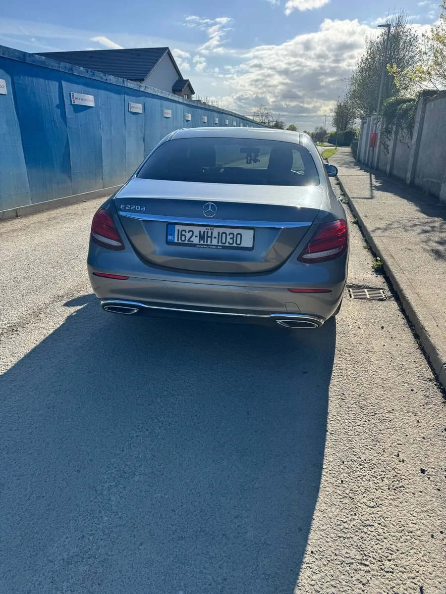 Mercedes Benz E Class - Image 3