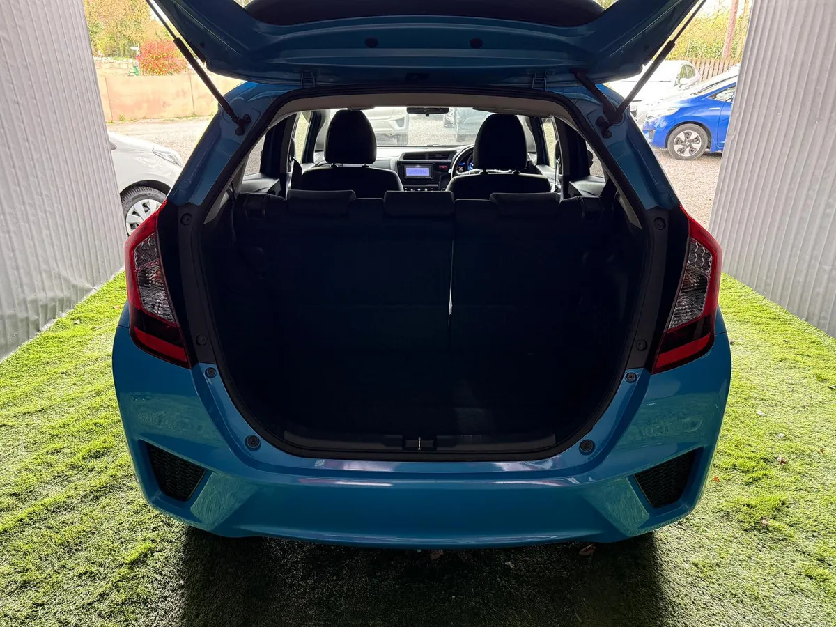 2014 Honda Fit/ JAZZ  Automatic - Image 6