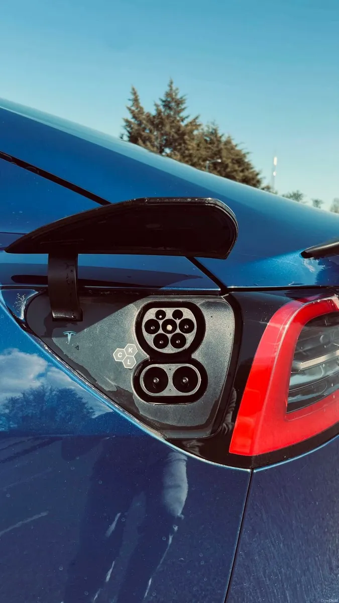 2023 Tesla Model 3 RWD Deep Blue EAP 19" - Image 3